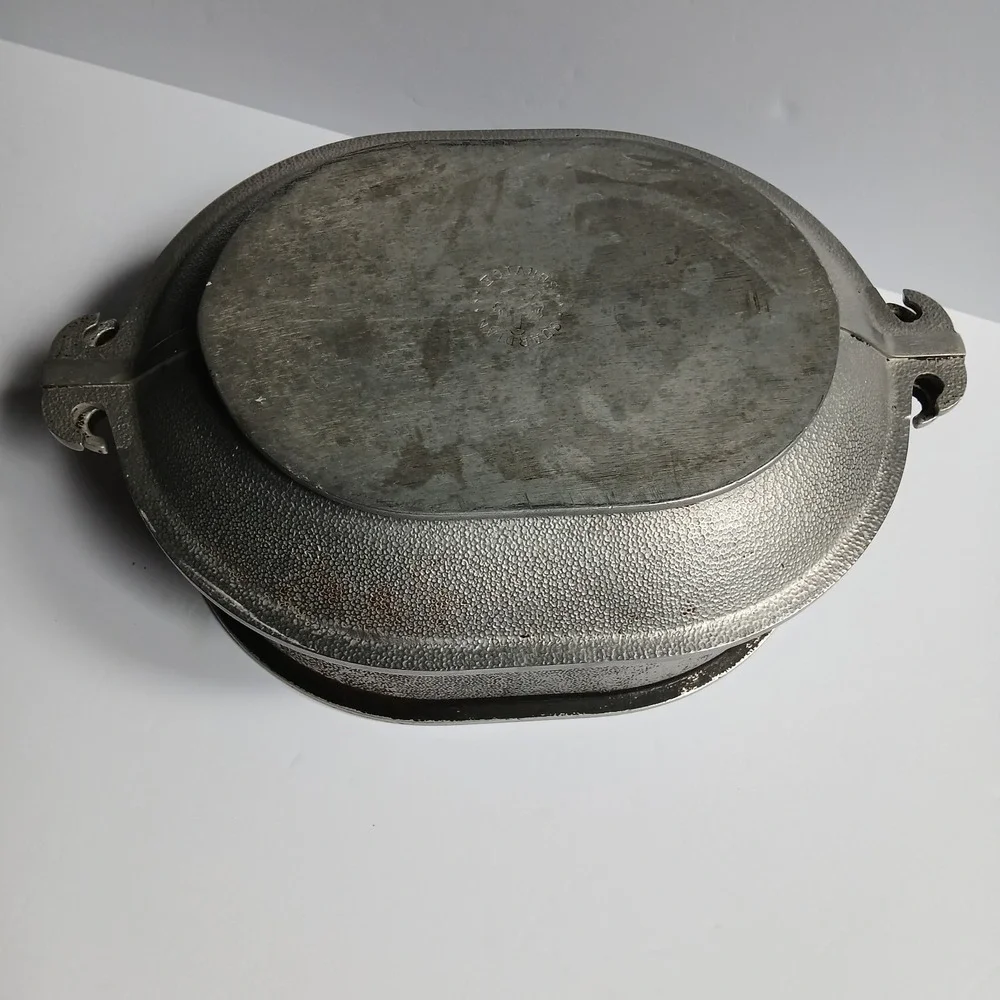 Dutch Oven w/ Serving Tray Lid Vtg Guardian Service Cast Aluminum Roaster